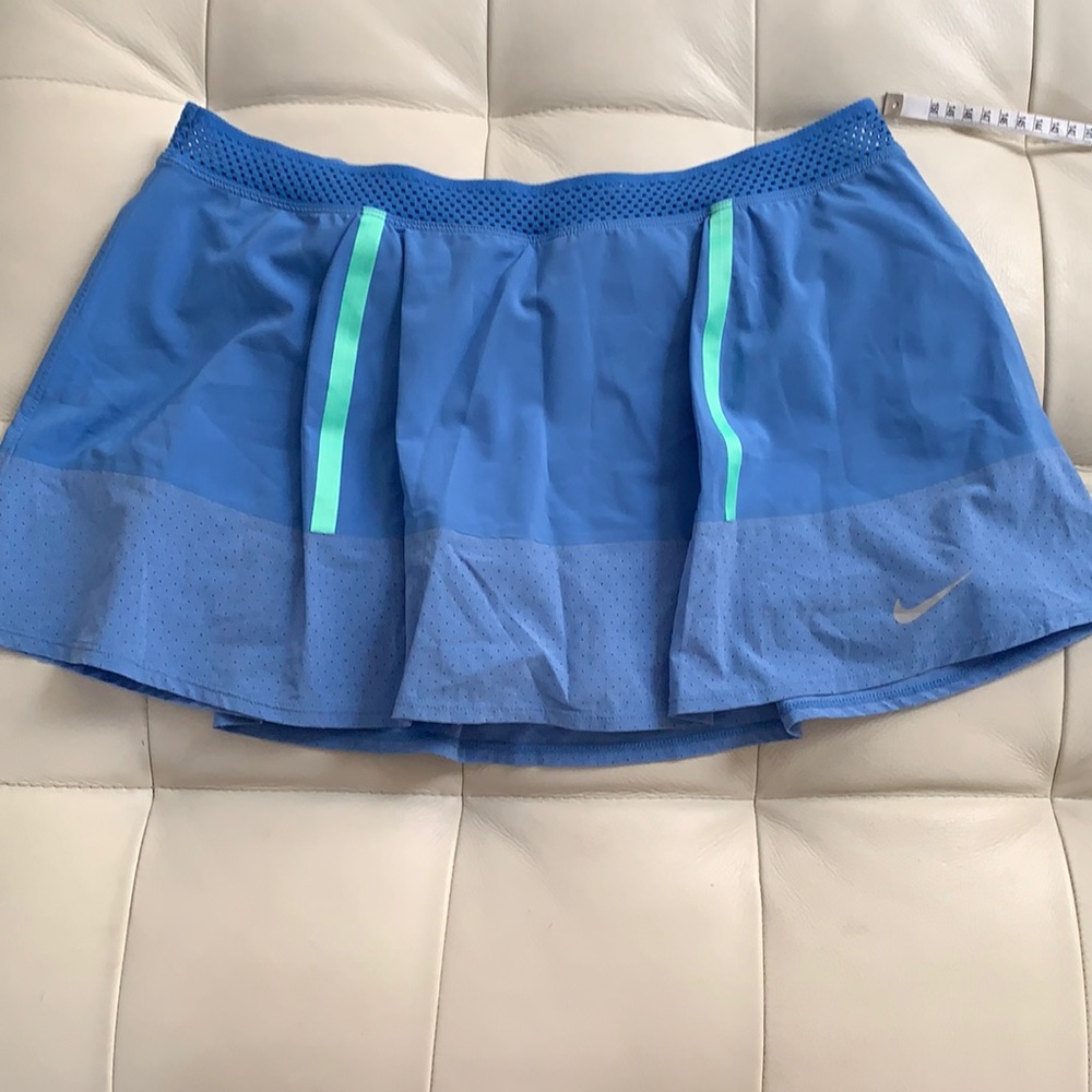 EUC nike dri fit periwinkle tennis skirt LG
